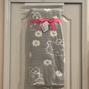 NEW Hello Kitty Viral Throw Blanket